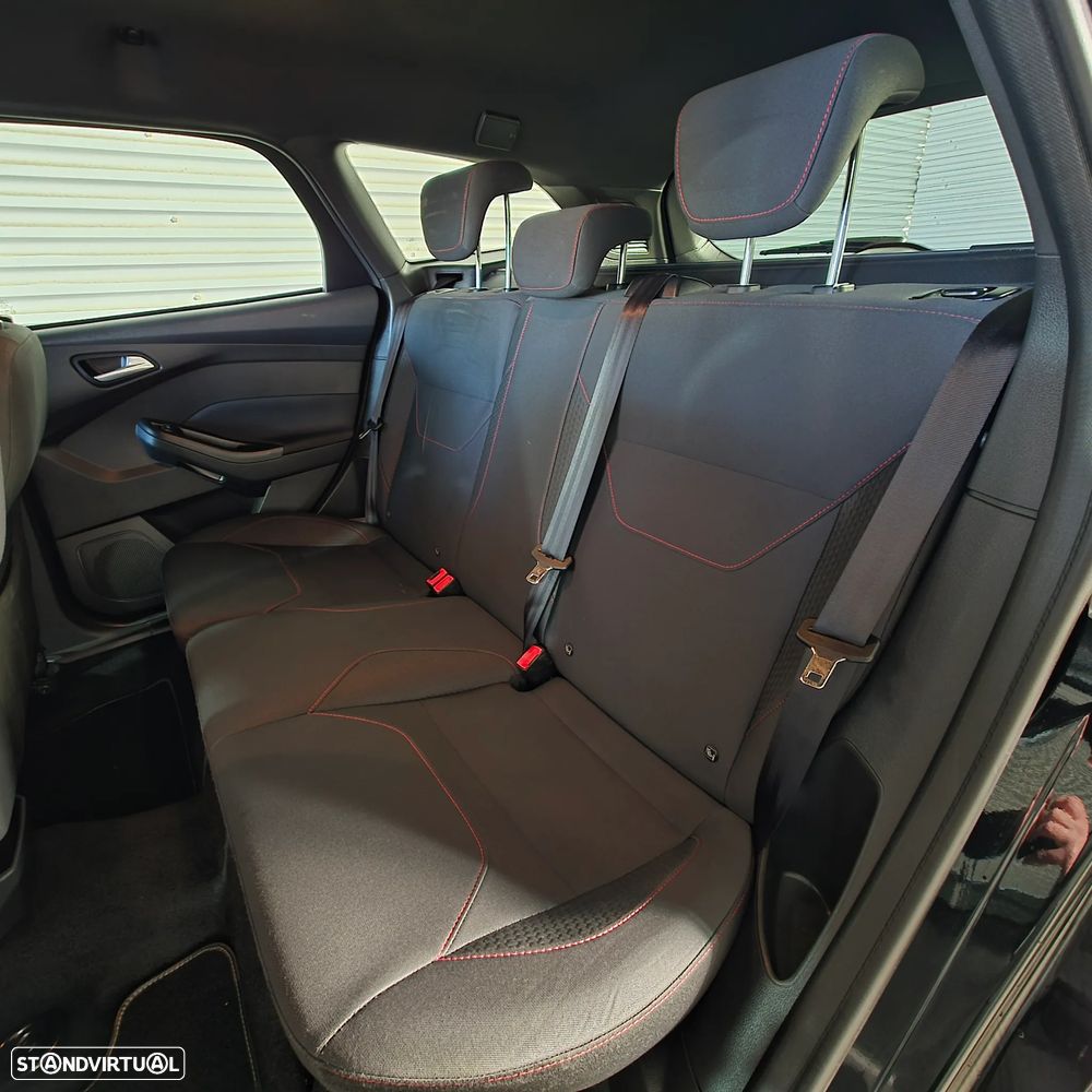 Ford Focus SW 1.5 TDCi EcoBlue ST-Line - 21