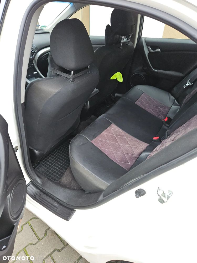 Honda Accord 2.0 Comfort - 24