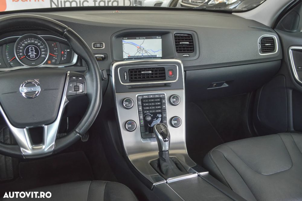 Volvo S60 D3 Geartronic Momentum - 32