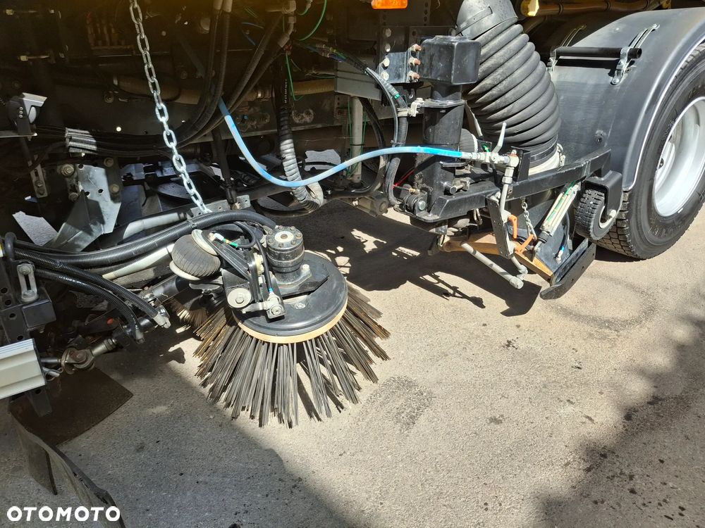 Renault C280 Zamiatarka SEMAT Zoeller FAUN Karcher 2 Silniki Rura Do Liści Listwy Ciśnieniowe Lanca 2 Zbiorniki Wody Szczotki L/R 2018r Euro 6 Motogodziny: 740MTH - 11