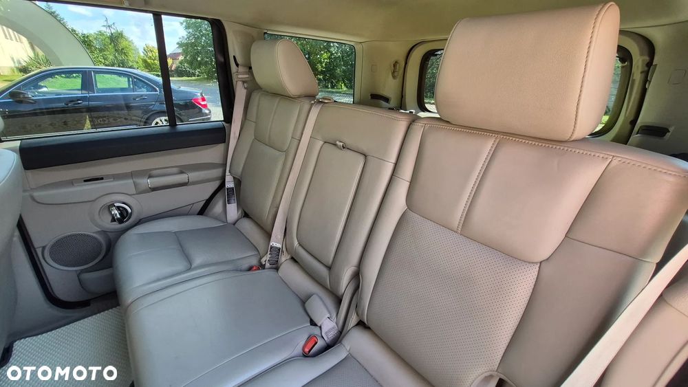 Jeep Commander 5.7 V8 Limited - 27