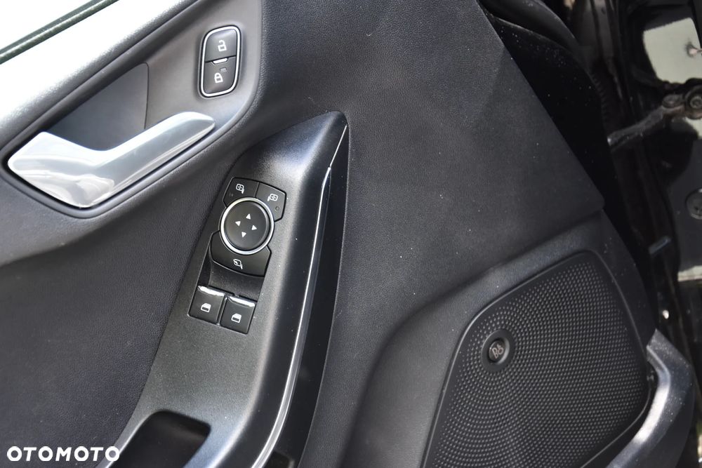 Ford Fiesta 1.0 EcoBoost Titanium - 24