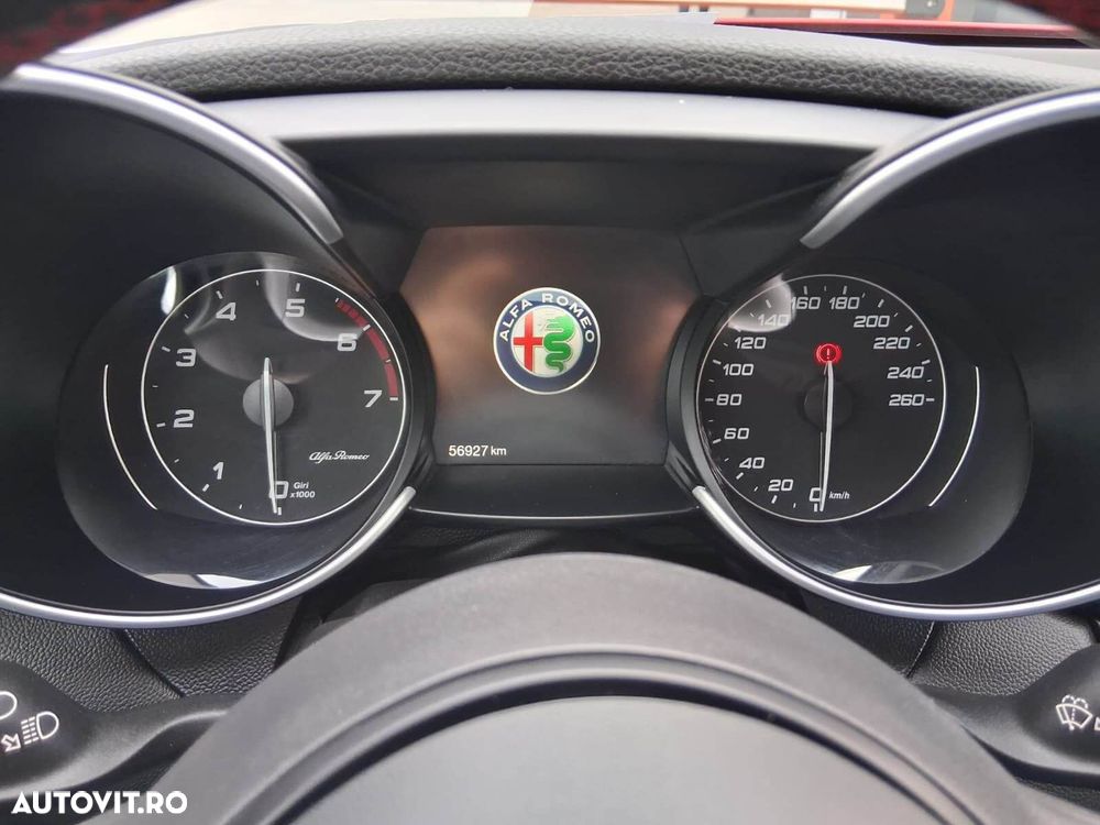 Alfa Romeo Giulia - 14