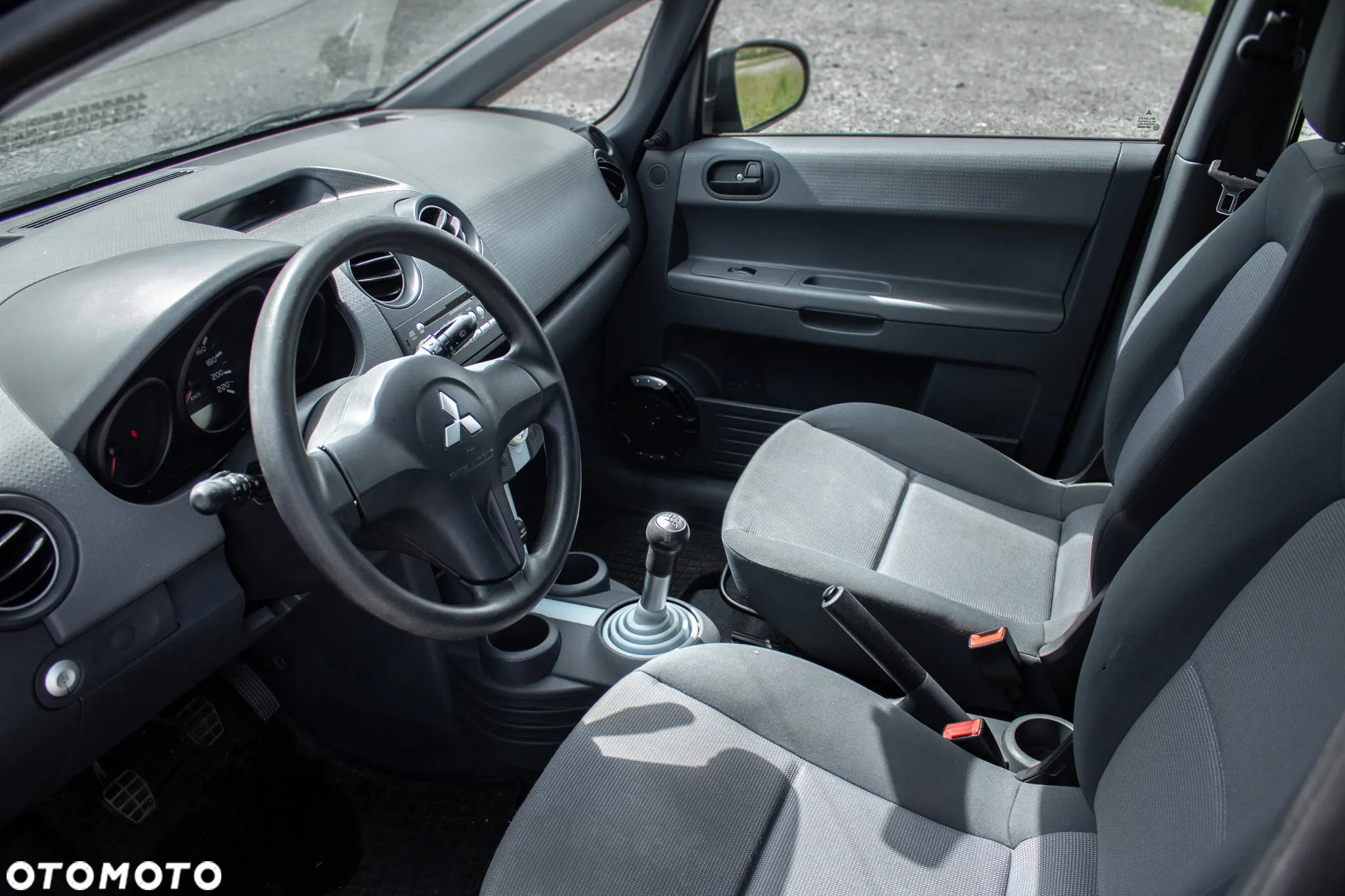 Mitsubishi Colt 1.1 Inform - 9