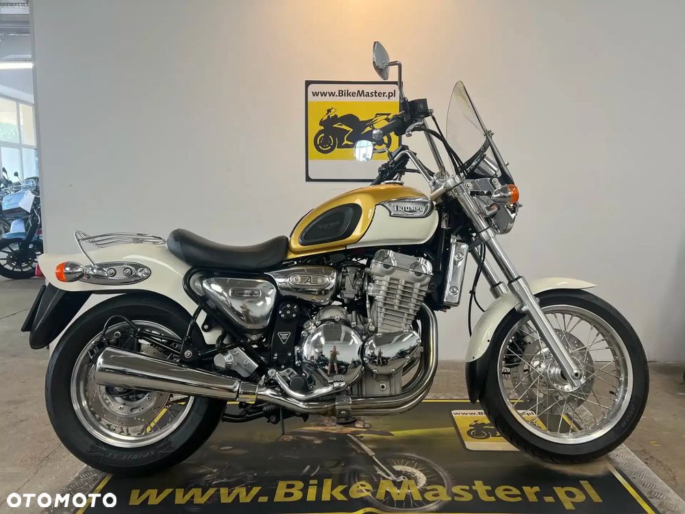 Triumph Adventurer - 1