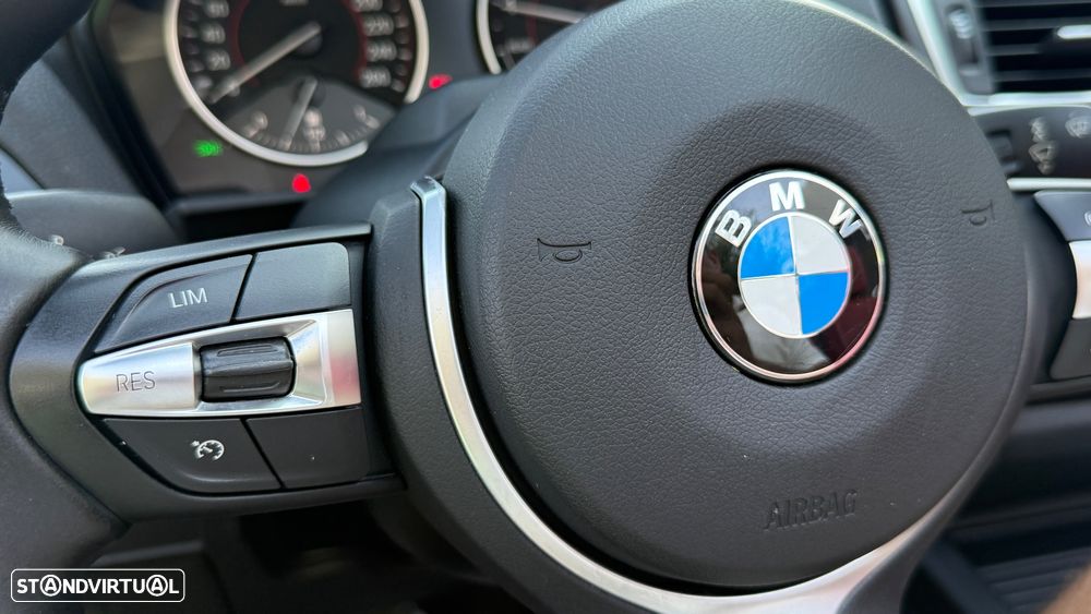 BMW 218 i Cabrio Line Sport Auto - 27