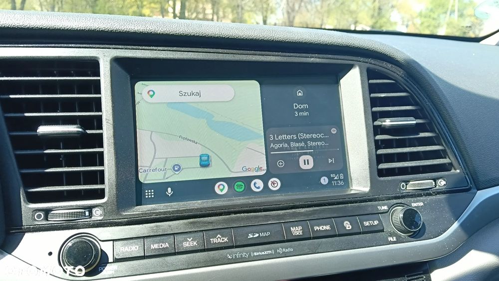 Hyundai Elantra - 16