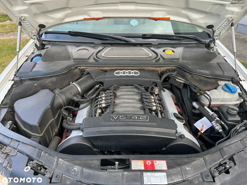 Audi A8 4.2 Quattro - 19
