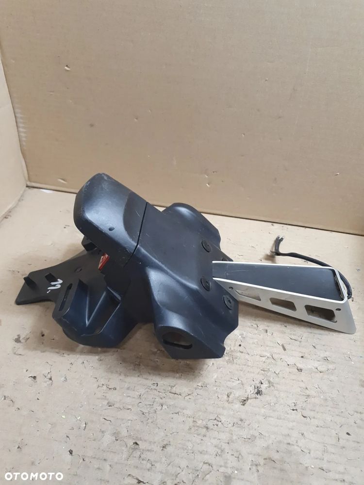 Yamaha YZF-R6 600 RJ11 (2006 - 2007) Mocowanie tablicy - 1
