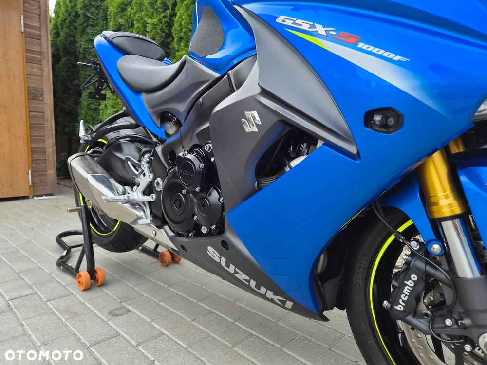 Suzuki GSX - 14