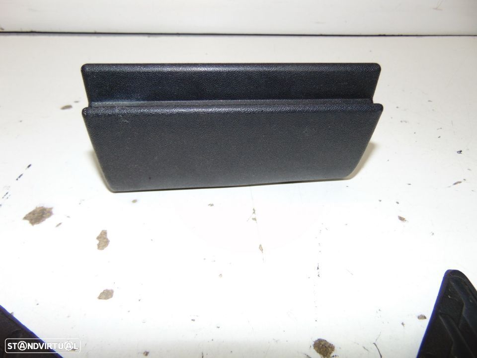 Opel Astra 99 2002 Relógio cada 20€ Opel Frontera A borracha da consola 10€ Opel Ascona B - 4