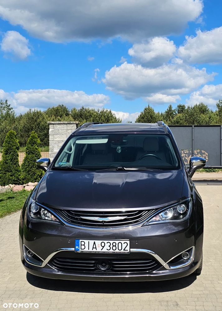 Chrysler Pacifica - 3