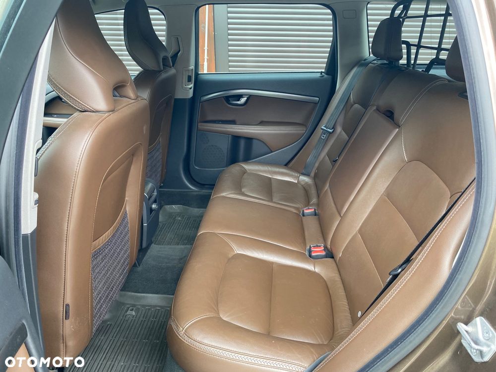 Volvo XC 70 D5 AWD Summum - 4