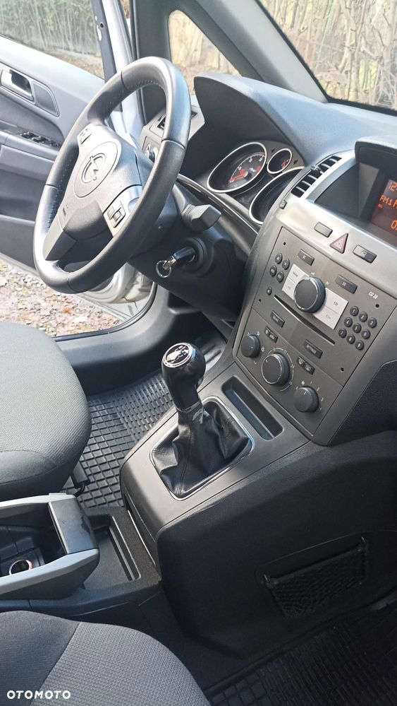 Opel Zafira 1.9 CDTI - 4