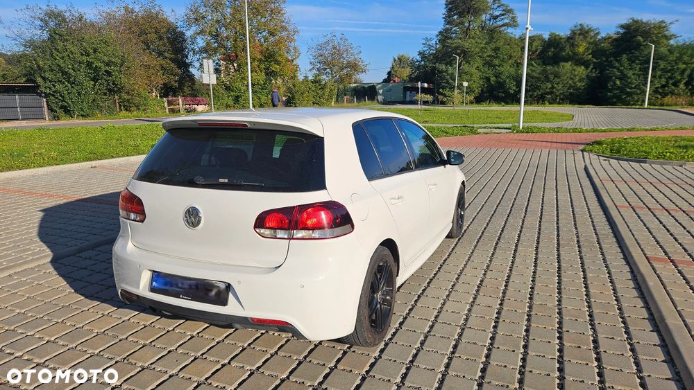 Volkswagen Golf 1.6 TDI Highline - 8