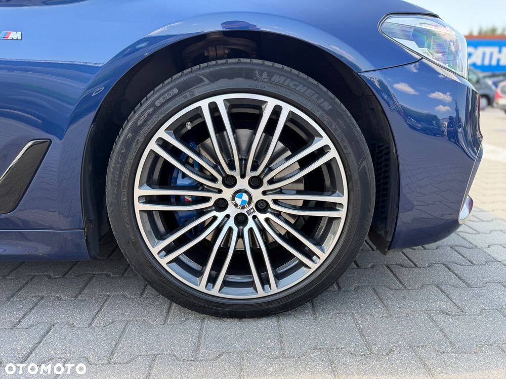BMW Seria 5 530i xDrive M Sport sport - 9