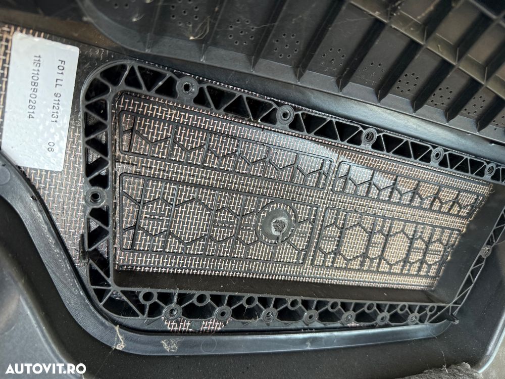 Planșă bord BMW Seria 7 F01 / F02 (cu HUD) - Volan pe stânga LHD Cu un defect - 3