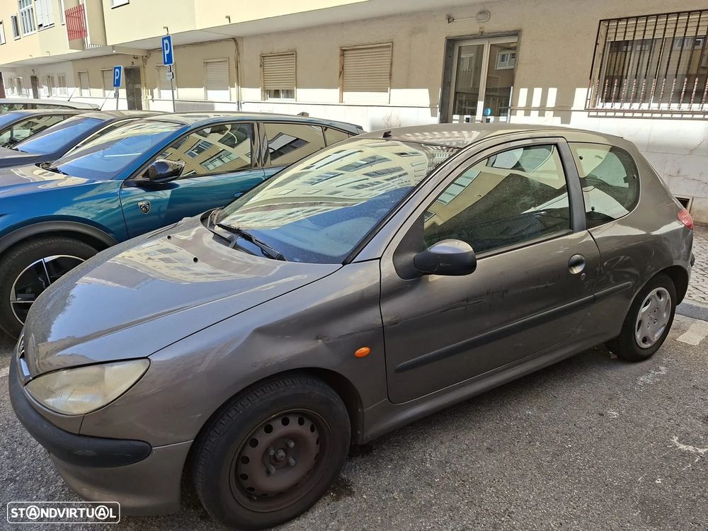 Peugeot 206 1.1 XR - 1