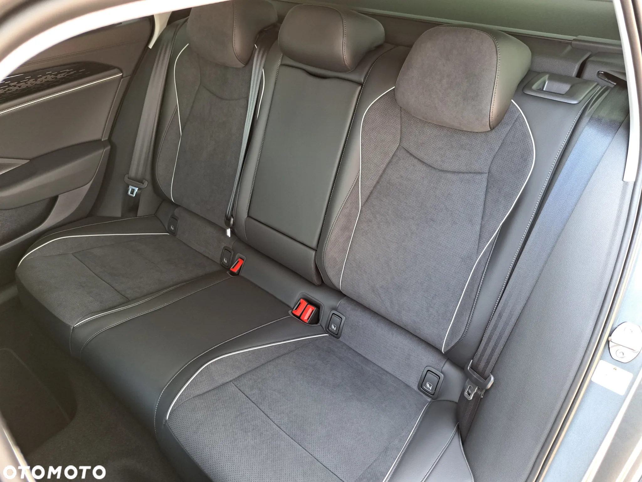 Volkswagen Passat 1.5 TSI ACT mHEV Business Plus DSG - 13