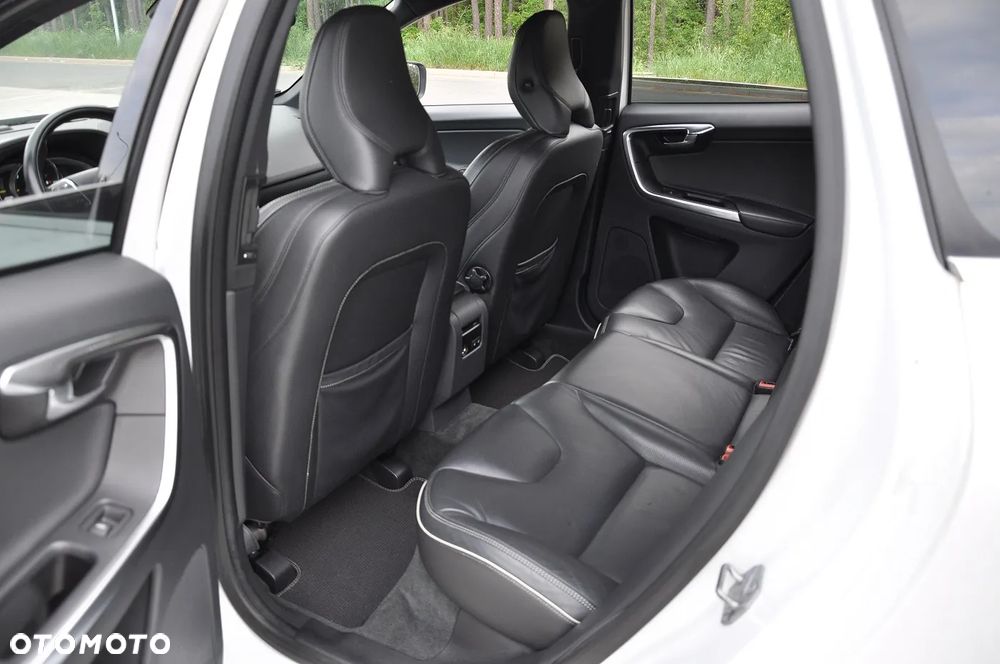 Volvo XC 60 - 25