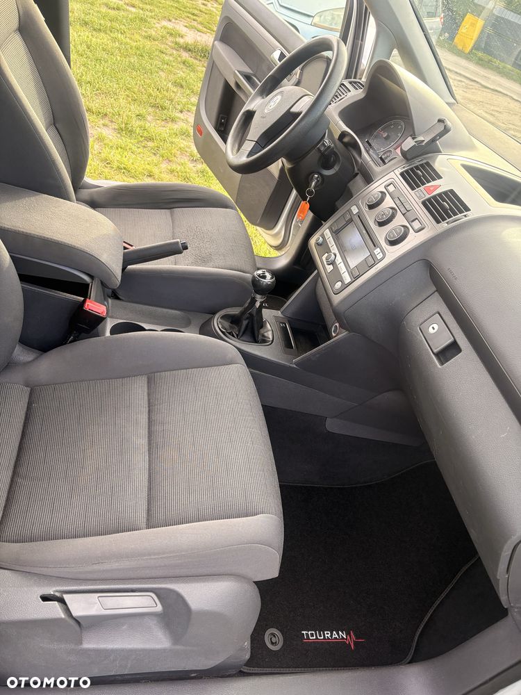 Volkswagen Touran - 7