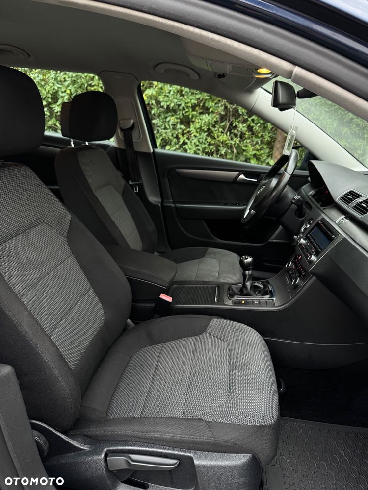 Volkswagen Passat Variant 1.6 TDI DPF BlueMotion Technology Comfortline - 23