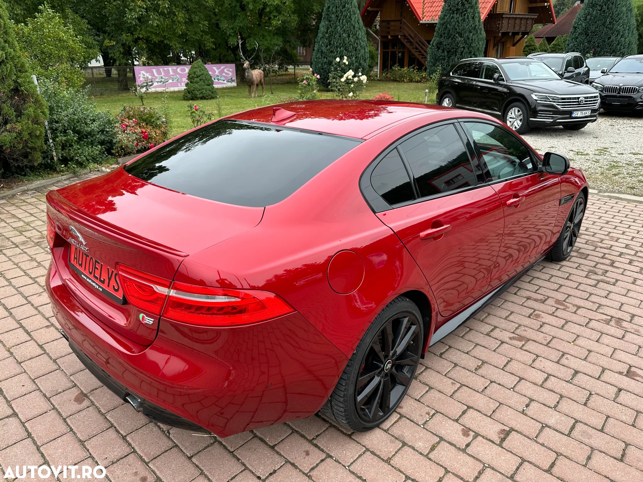 Jaguar XE RWD S - 11