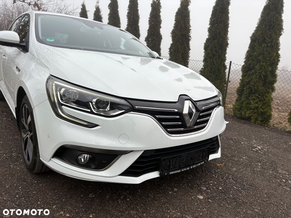 Renault Megane ENERGY TCe 130 BOSE EDITION - 11