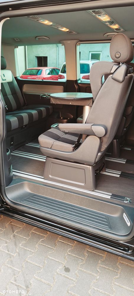 Volkswagen Multivan - 11