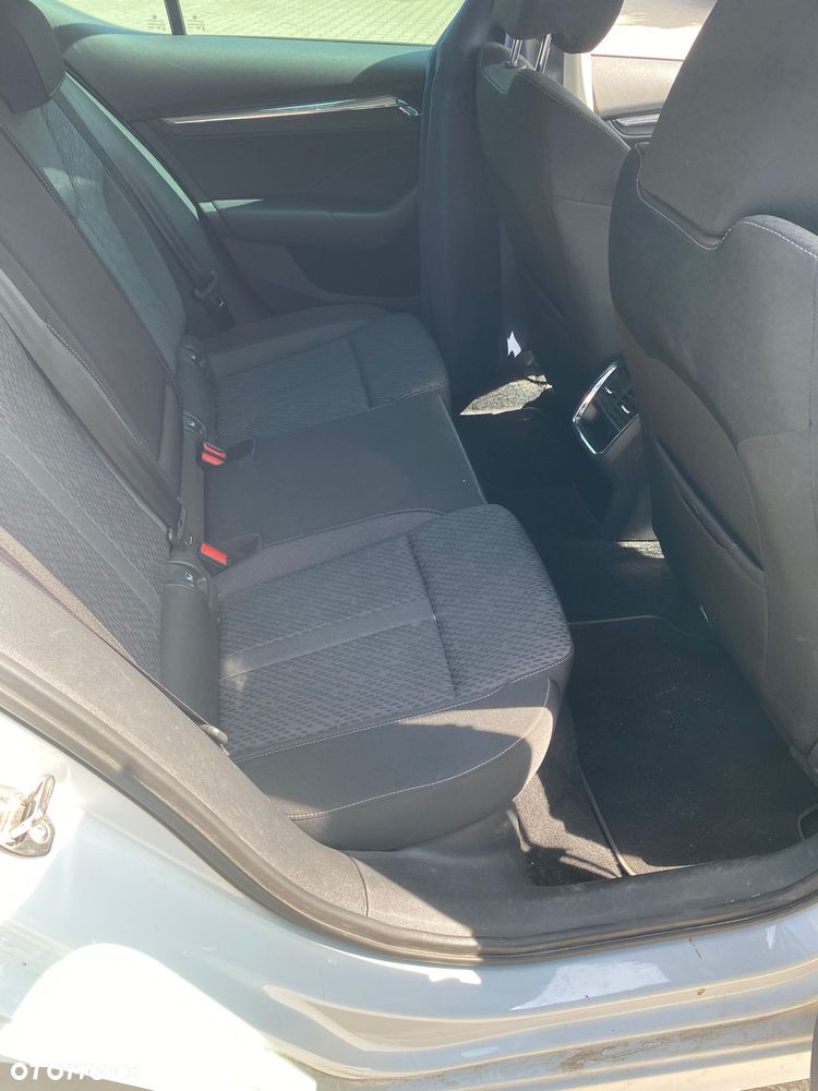 Skoda Octavia 2.0 TDI SCR Style DSG - 5