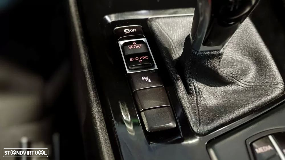 BMW X1 18 d sDrive Auto Pack M - 39