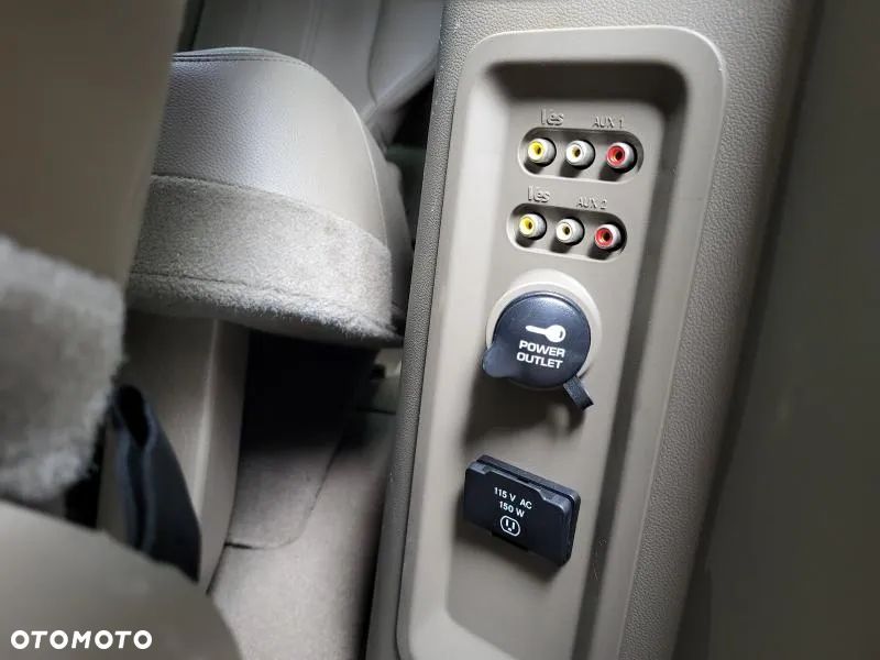 Chrysler Town & Country 3.6 Touring - 25