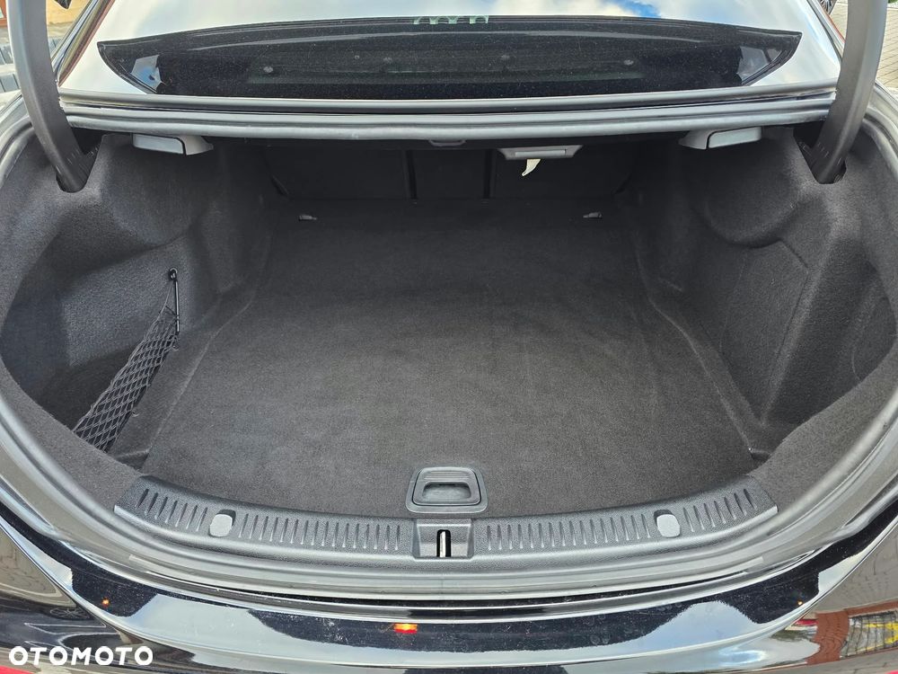 Mercedes-Benz Klasa E 220 d 4-Matic 9G-TRONIC - 32