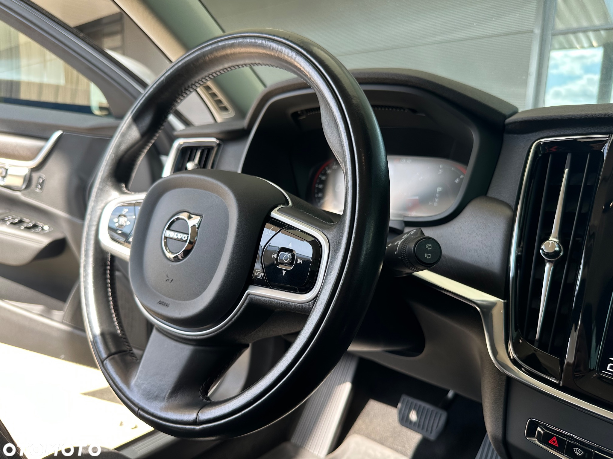 Volvo V90 Cross Country D4 AWD - 23