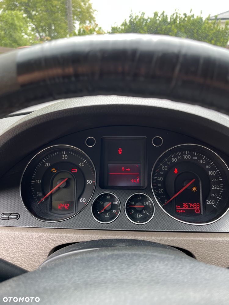 Volkswagen Passat 2.0 TDI Comfortline - 8