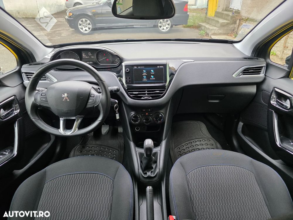 Peugeot 208 1.2 L PureTech Style - 14