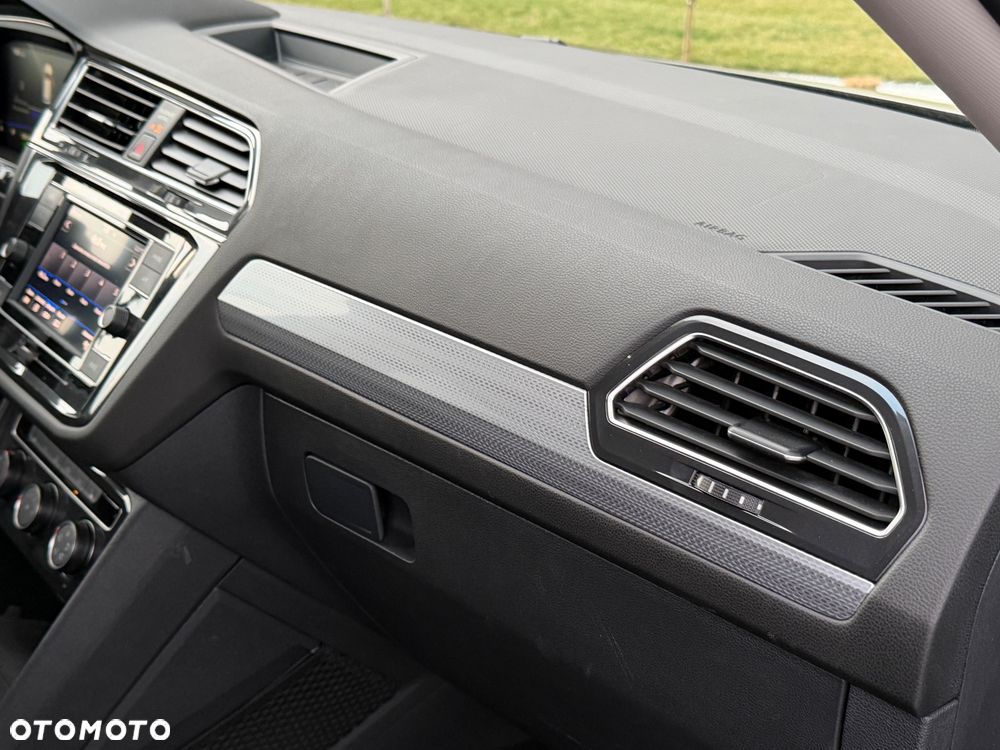 Volkswagen Tiguan - 24