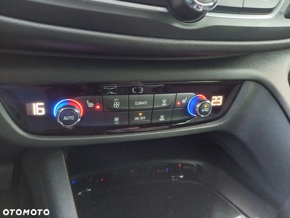 Opel Insignia 2.0 CDTI automatik Business Edition - 31