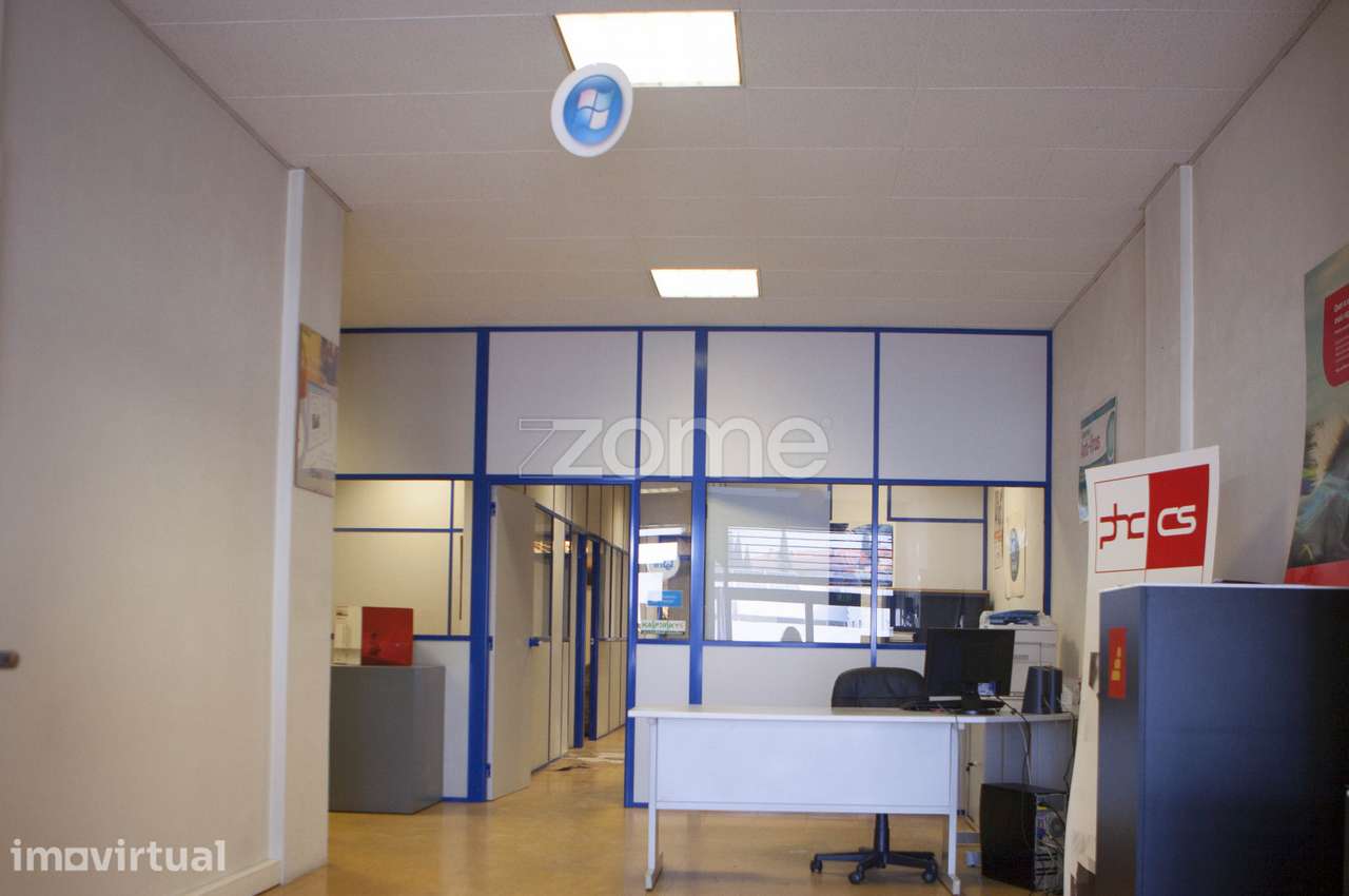 Espaço comercial para venda em Mafamude, Vila Nova de Gaia - Grande imagem: 4/21
