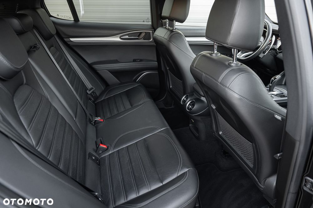 Alfa Romeo Stelvio 2.0 Turbo 16V AT8-Q4 Veloce - 21