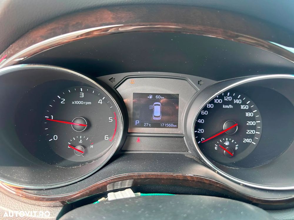 Kia Carnival - 17