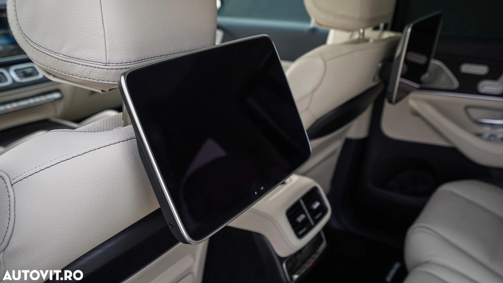 Mercedes-Benz GLS - 30