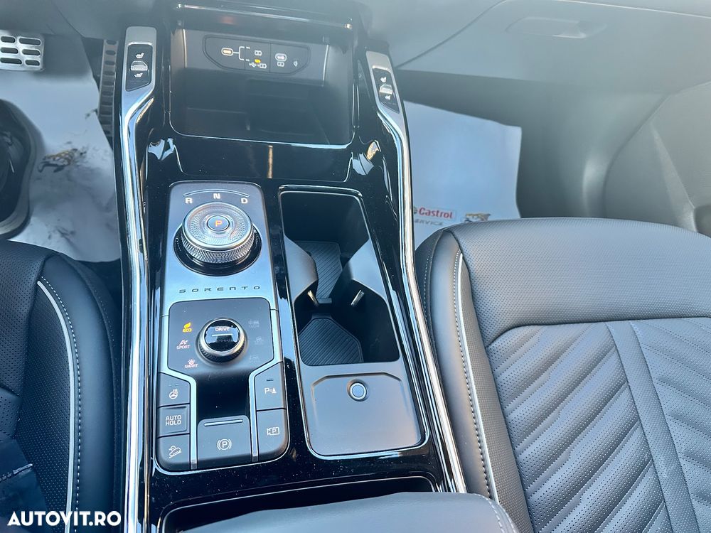 Kia Sorento 1.6 T-GDI HEV 6AT 4x2 7P Premium+ - 24