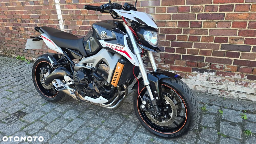 Yamaha MT - 24