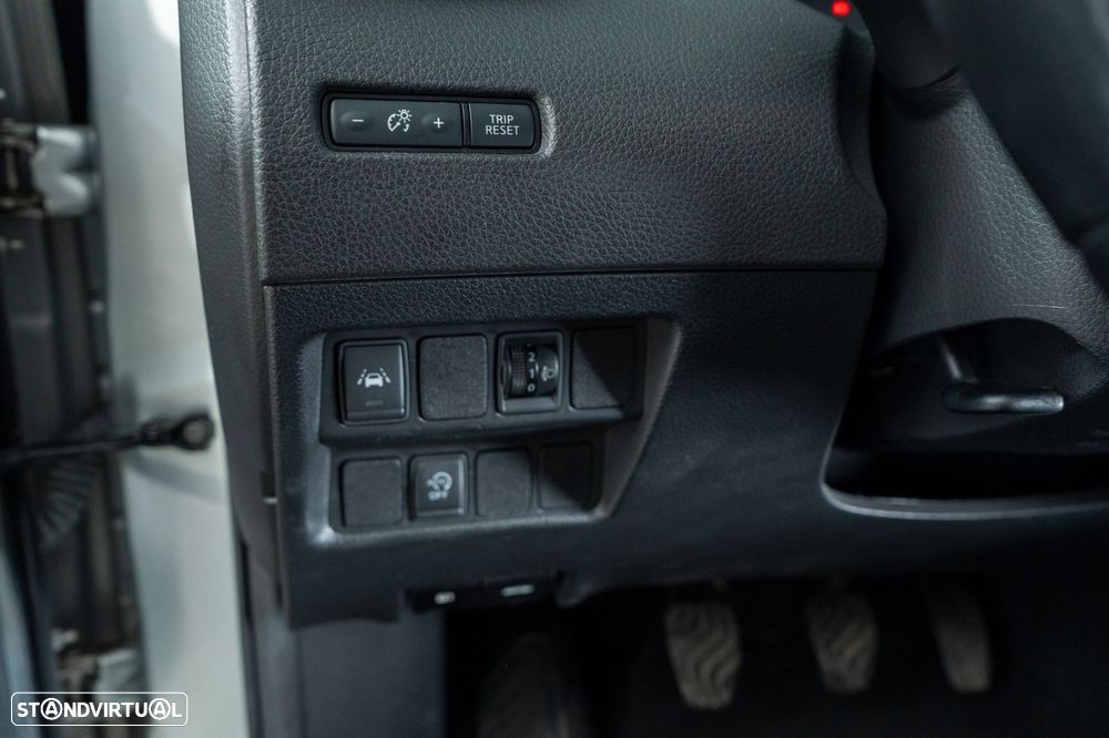 Nissan Qashqai 1.5 dCi N-Connecta - 17