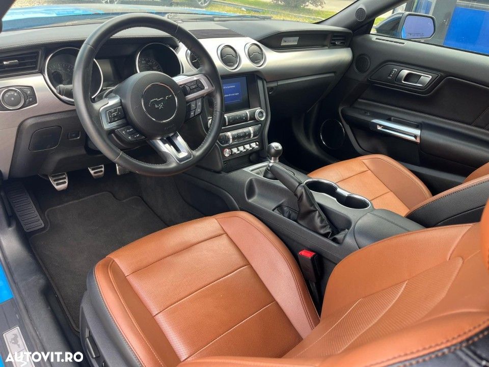 Ford Mustang - 7