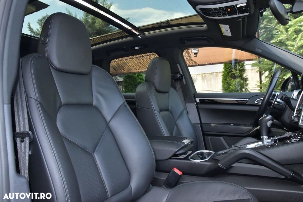 Porsche Cayenne - 28