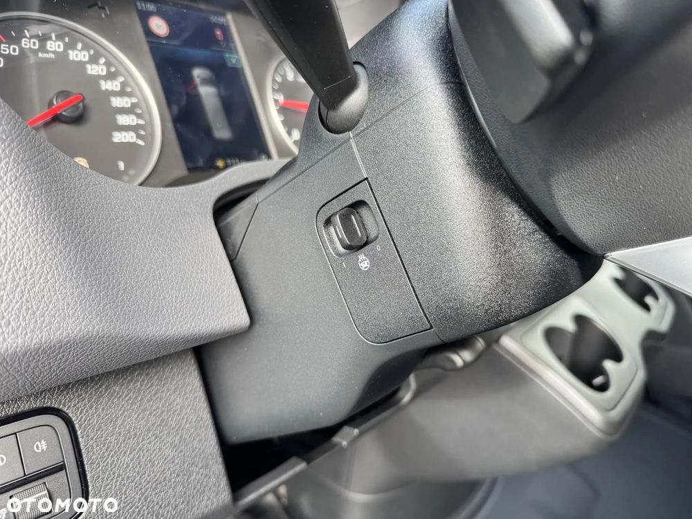 Mercedes-Benz Sprinter - 12