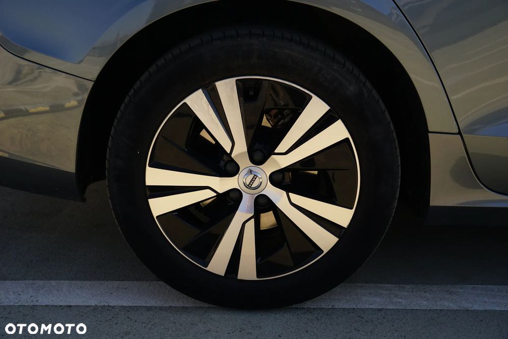 Volvo V60 B3 B DKG Momentum Core - 20