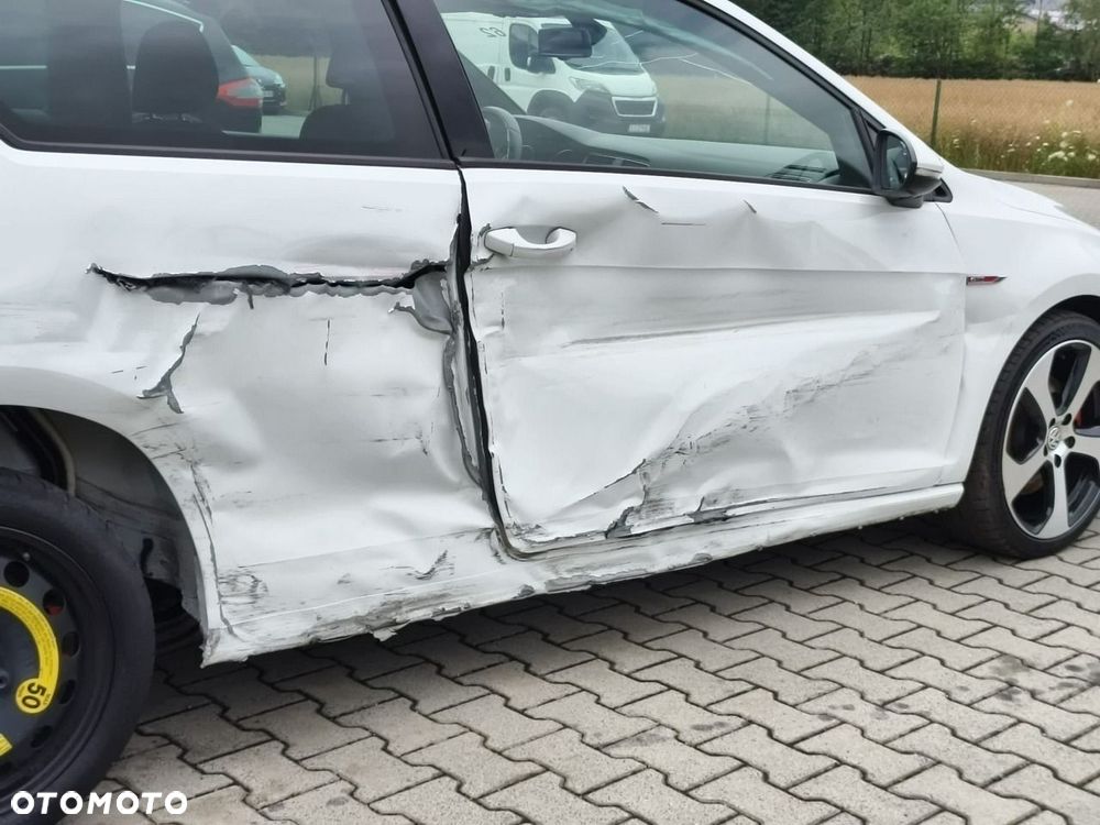 Volkswagen Golf - 19